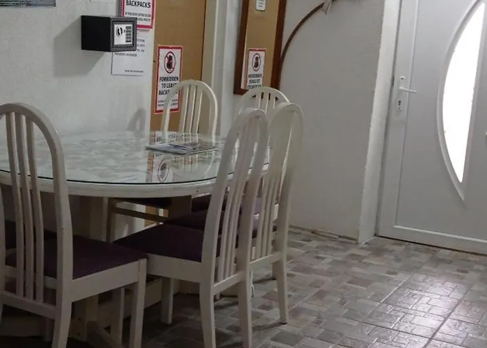 Dada Πανσιόν *