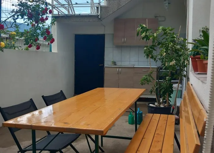 Dada Πανσιόν Μόσταρ